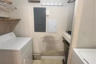 3219 Fairington Dr, Lithonia, GA 30038 - Photo 2