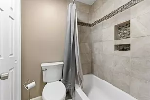 909 Hollyfax Cir NE, Atlanta, GA 30328 - Photo 18