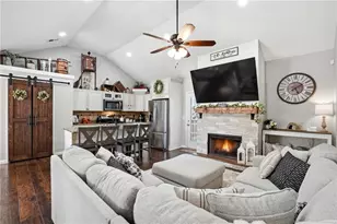 378 Baugh St, Commerce, GA 30529 - Photo 2