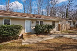 414 Hemlock Dr, Lawrenceville, GA 30046 - Photo 2