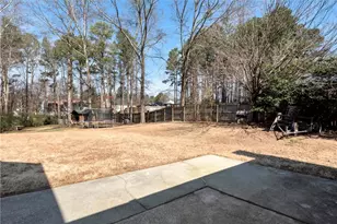 1910 Rocksram Dr, Buford, GA 30519 - Photo 38