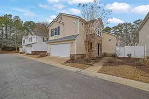 423 W Oaks Trail, Woodstock, GA 30188 - Photo 2