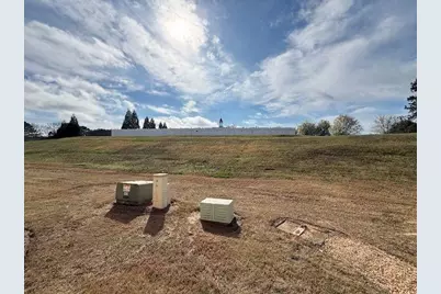 121 Village Drive, Loganville, GA 30052 - Photo 18