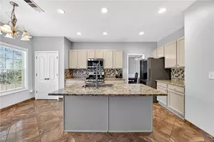 1322 Melrose Woods Ln, Lawrenceville, GA 30045 - Photo 2