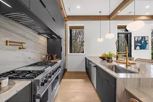 942 Peachtree Battle Cir NW, Atlanta, GA 30327 - Photo 14