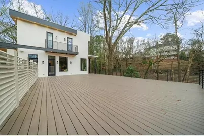 942 Peachtree Battle Circle NW, Atlanta, GA 30327 - Photo 32