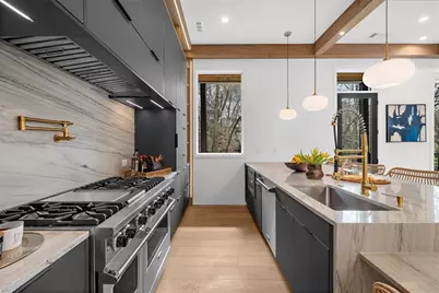 942 Peachtree Battle Circle NW, Atlanta, GA 30327 - Photo 14