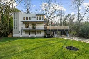 942 Peachtree Battle Cir NW, Atlanta, GA 30327 - Photo 1