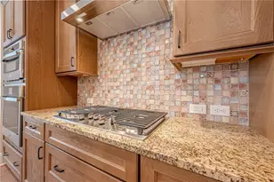 1071 Amarose Ln, Marietta, GA 30066 - Photo 12