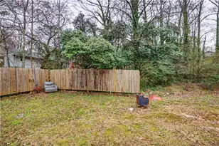 719 San Miguel Dr, Stone Mountain, GA 30083 - Photo 18