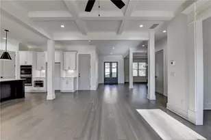 6181 Shoreland Cir, Buford, GA 30518 - Photo 10