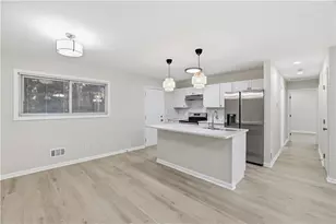 1332 Pineglen Dr, Riverdale, GA 30296 - Photo 8