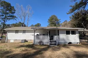 640 Maple Dr, Riverdale, GA 30274 - Photo 2