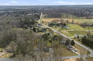 1341 Sommerset Dr, Lawrenceville, GA 30043 - Photo 36