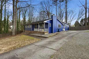 1341 Sommerset Dr, Lawrenceville, GA 30043 - Photo 4