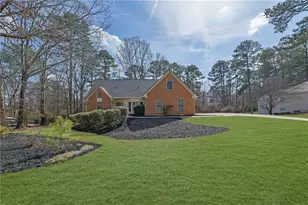 525 Saddle Crest Dr, Roswell, GA 30075 - Photo 1