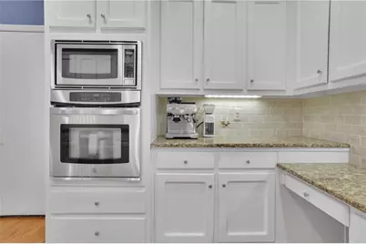 1543 Laurel Park Circle NE, Atlanta, GA 30329 - Photo 12