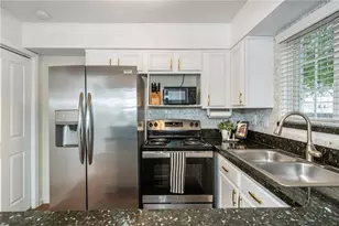 6940 Roswell Rd, Sandy Springs, GA 30328 - Photo 8