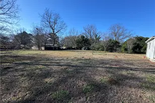 209 Denham St, Thomaston, GA 30286 - Photo 2