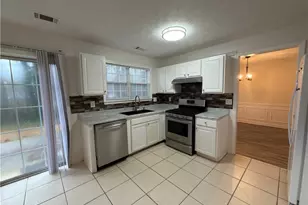 620 Manor Glen Dr, Suwanee, GA 30024 - Photo 6