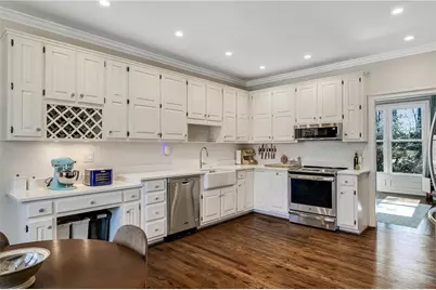 7155 Roswell Road #16, Atlanta, GA 30328 - Photo 6