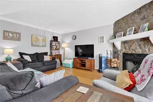 635 Oxford Hall Dr, Lawrenceville, GA 30044 - Photo 6