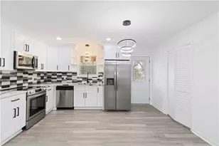 586 High Dr, Forest Park, GA 30297 - Photo 14