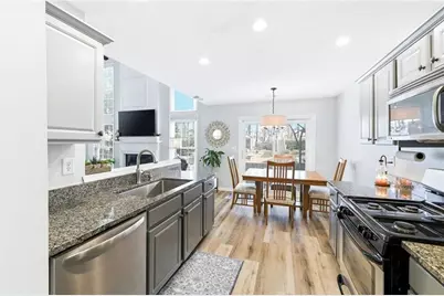 385 Cadeleigh Court, Johns Creek, GA 30005 - Photo 14