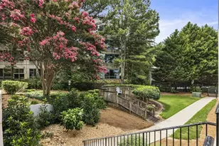 210 Granville Ct, Atlanta, GA 30328 - Photo 16