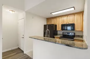 210 Granville Ct, Atlanta, GA 30328 - Photo 6