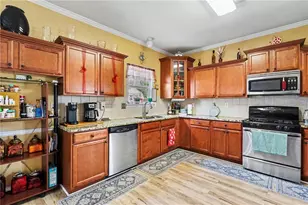 1420 Rose Terrace Cir, Loganville, GA 30052 - Photo 10