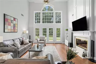 5335 Briarleigh Close, Dunwoody, GA 30338 - Photo 2