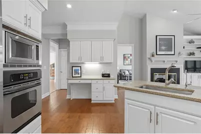 5335 Briarleigh Close, Dunwoody, GA 30338 - Photo 8