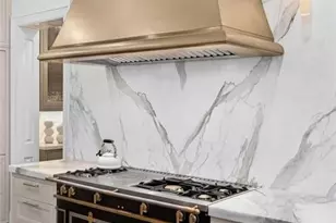 660 W Conway Dr NW, Atlanta, GA 30327 - Photo 8