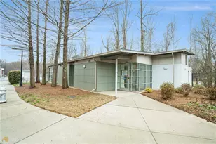 1345 Stirling Ct, Atlanta, GA 30318 - Photo 30