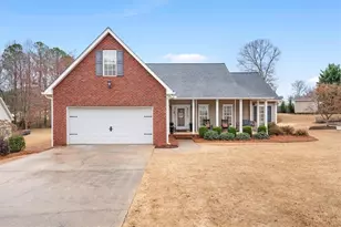 137 Central Heights Dr, Carrollton, GA 30116 - Photo 1