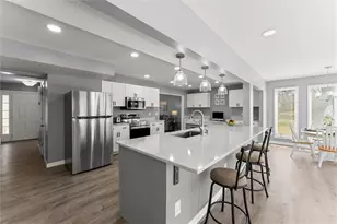 2878 Clearbrook Dr NE, Marietta, GA 30068 - Photo 2