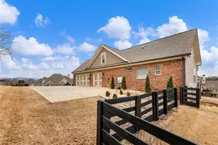 8629 Drake Dr, Lula, GA 30554 - Photo 64