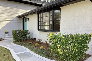 2827 Livsey Ct, Tucker, GA 30084 - Photo 4