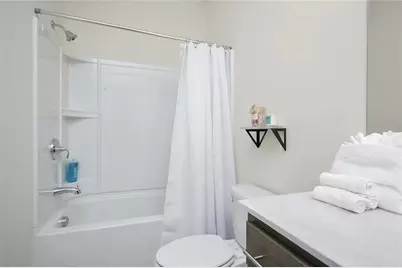 2048 Holtz Lane, Atlanta, GA 30318 - Photo 16