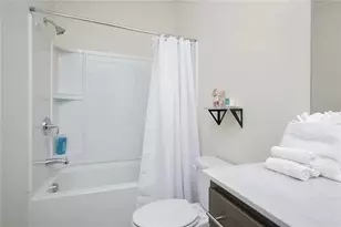 2048 Holtz Ln, Atlanta, GA 30318 - Photo 16