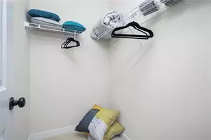 2048 Holtz Ln, Atlanta, GA 30318 - Photo 18