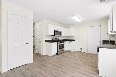 390 Manor Glen Drive, Suwanee, GA 30024 - Photo 12