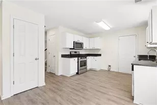 390 Manor Glen Dr, Suwanee, GA 30024 - Photo 12