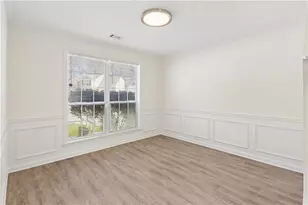 390 Manor Glen Dr, Suwanee, GA 30024 - Photo 6