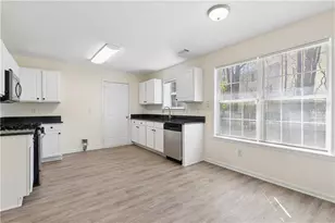 390 Manor Glen Dr, Suwanee, GA 30024 - Photo 10