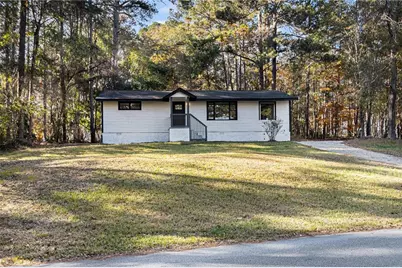 2488 Hi Roc Circle NE, Conyers, GA 30012 - Photo 2