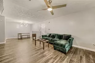 10204 Fairington Ridge Cir, Lithonia, GA 30038 - Photo 4