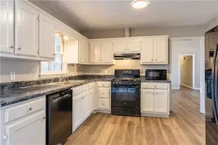 4204 Logans Bluff, Loganville, GA 30052 - Photo 16