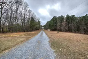 265 Evans Dr, Buchanan, GA 30113 - Photo 2